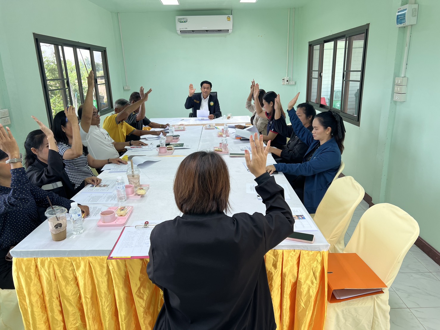 ประชุมคณะกรรมการช่วยเหลือประชาชนโครงการเยี่ยมบ้านผู้สูงอายุ คนพิการ และผู้ป่วยเรื้องรังแบบบูรณาการ ประจำปีงบประมาณ พ.ศ. 2569